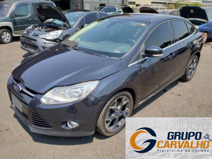 FORD FOCUS SEDAN 13/14