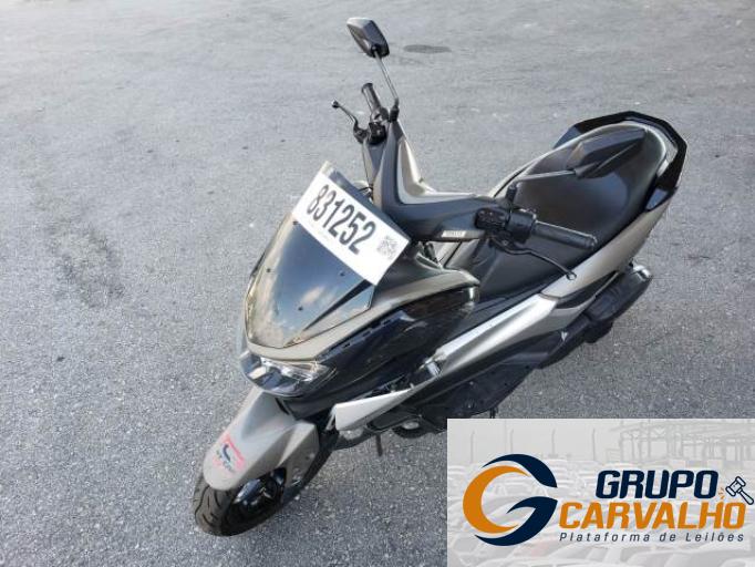 YAMAHA NMAX 18/18