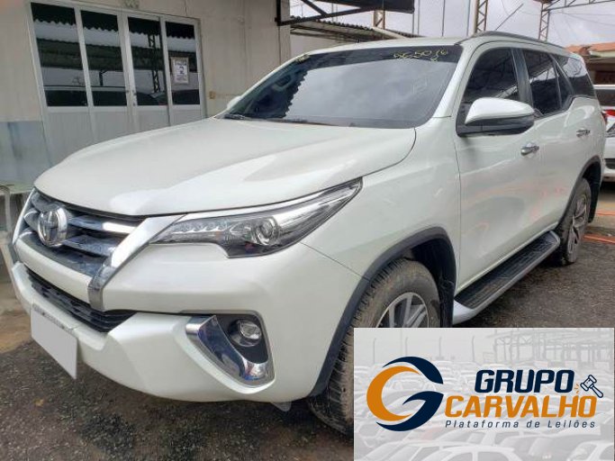 TOYOTA HILUX SW4 19/19
