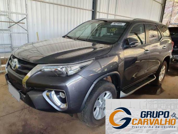 TOYOTA HILUX SW4 17/17