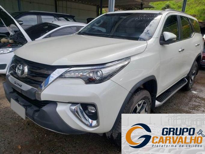 TOYOTA HILUX SW4 19/19